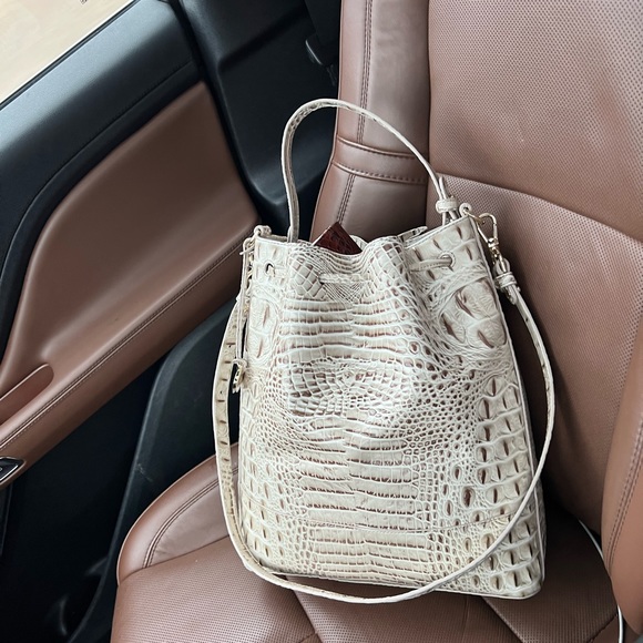 only worn twice since purchased in March 2023….Comes with a duster bag - Picture 5 of 5